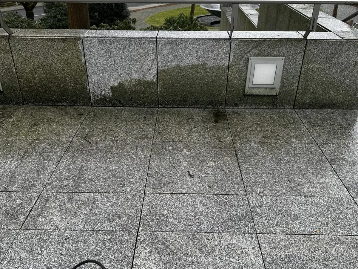 Dieselbe Terrasse nach der Reinigung